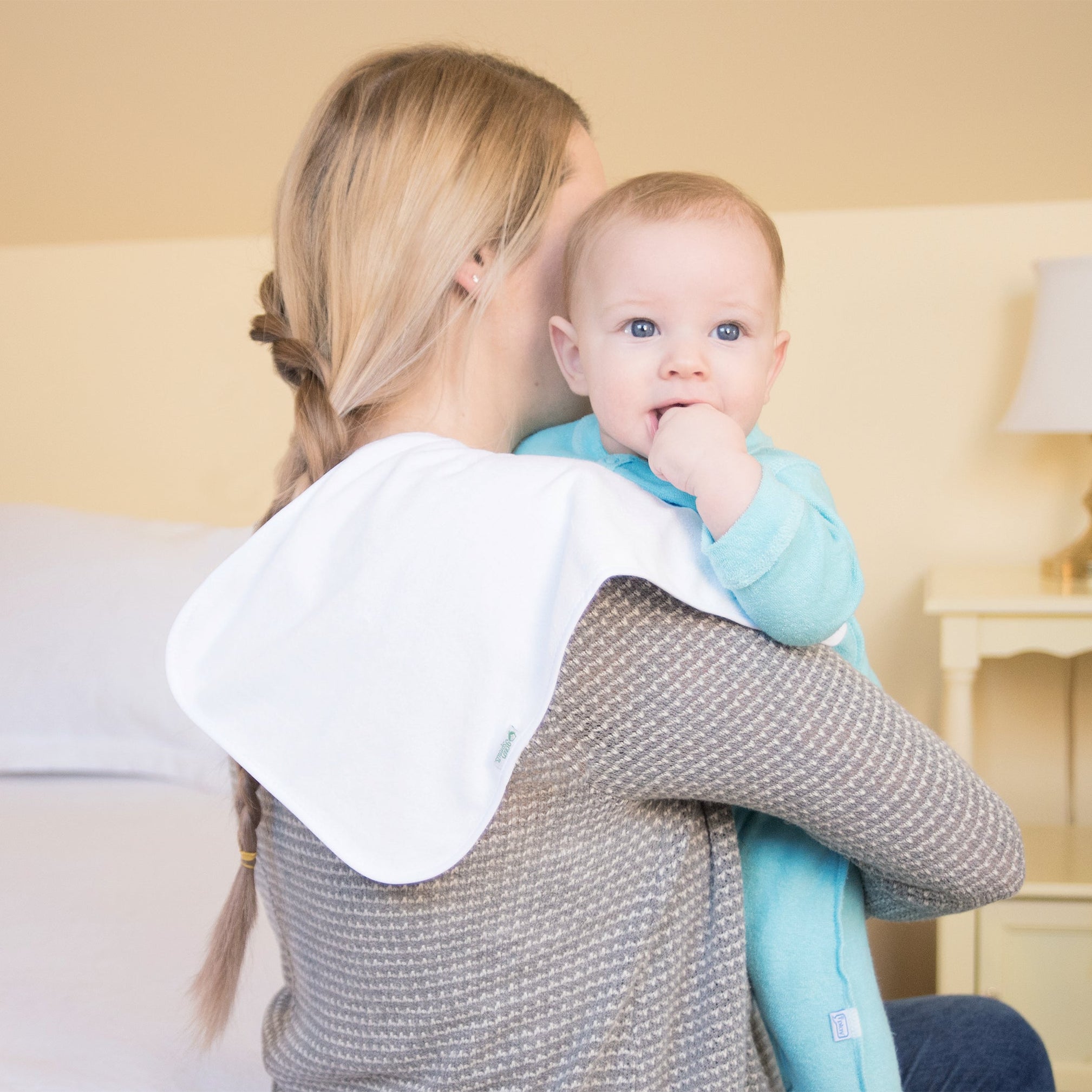 green sprouts® Staydry Burp Pads (5 pack)